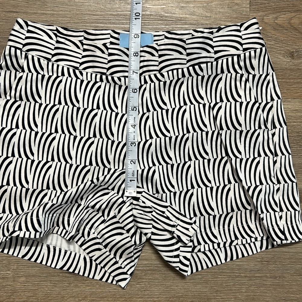 CECE Shorts - Picture 5 of 9